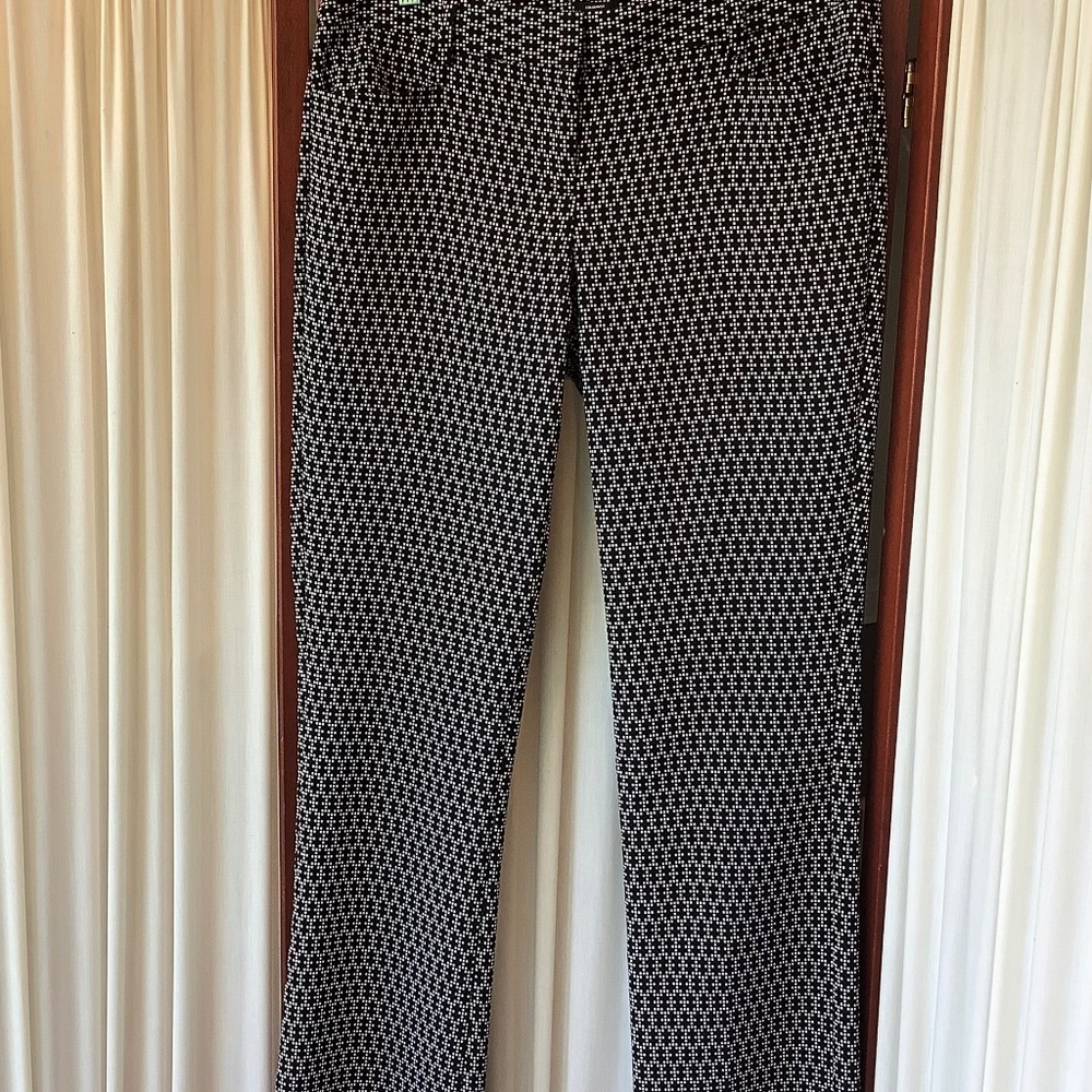 Express Columnist Woman’s Dress Pants Black/White Geometric 6R